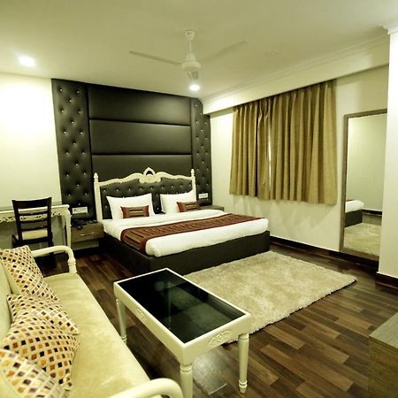 Hotel Red Castle - Karol Bagh Yeni Delhi Dış mekan fotoğraf